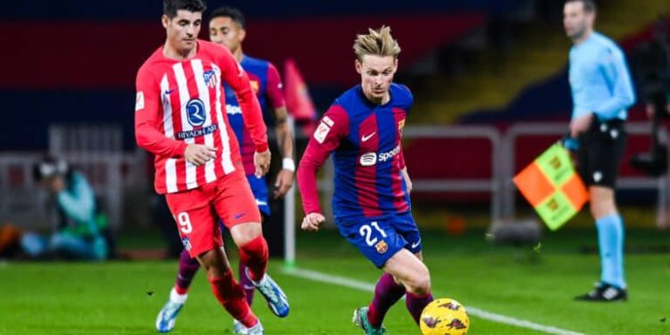 (231204) -- BARCELONA, Dec. 4, 2023 (Xinhua) -- Frenkie de Jong (R) of Barcelona vies with Alvaro Morata of Atletico de Madrid during a La Liga football match between FC Barcelona and Atletico de Madrid in Barcelona, Spain, Dec. 3, 2023. (Photo by Joan Gosa/Xinhua) - Photo by Icon sport   - Photo by Icon Sport