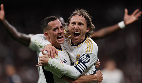 لوكا مودريتش رفقة لوكاس فاسكيز