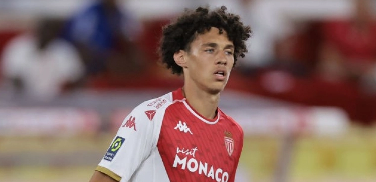 مغناس أكيلوش