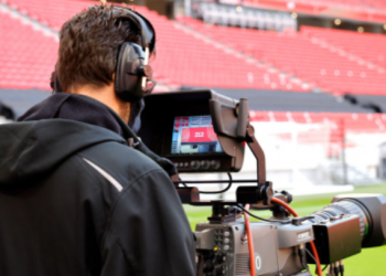 كاميرا نقل المباريات