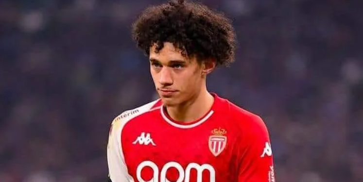 مغناس أكيلوش