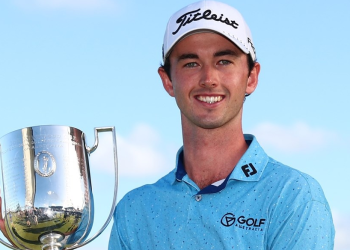 الأسترالي إلفيس سمايلي