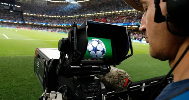 كاميرا التلفزيون