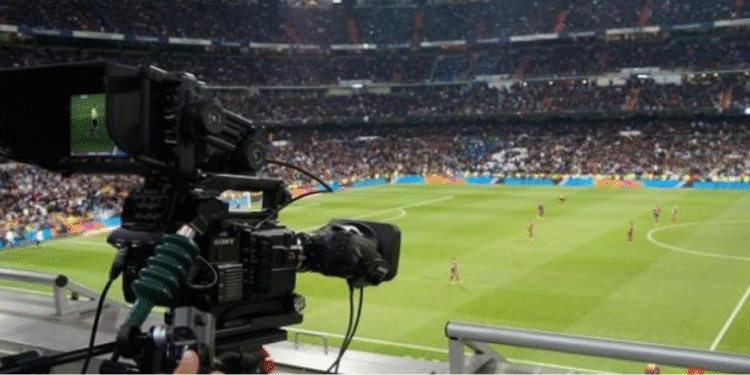 القنوات الناقلة