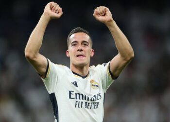 MADRID, SPAIN - APRIL 21: Lucas Vázquez of Real Madrid CF acknowledges the fan after the LaLiga EA Sports match between Real Madrid CF and FC Barcelona at Estadio Santiago Bernabeu on April 21, 2024 in Madrid, Spain. (Photo by Flor Tan Jun/Getty Images) (Photo by Flor Tan Jun/Getty Images)