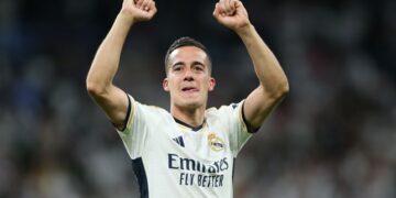 MADRID, SPAIN - APRIL 21: Lucas Vázquez of Real Madrid CF acknowledges the fan after the LaLiga EA Sports match between Real Madrid CF and FC Barcelona at Estadio Santiago Bernabeu on April 21, 2024 in Madrid, Spain. (Photo by Flor Tan Jun/Getty Images) (Photo by Flor Tan Jun/Getty Images)